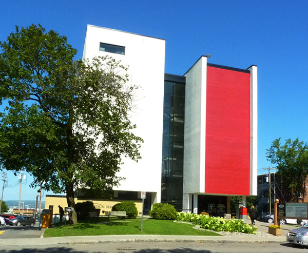 Centre médical Berger, Québec. Architecte : Jean-Marie Roy, 1963-1965. Photo : Laurent Goulard.