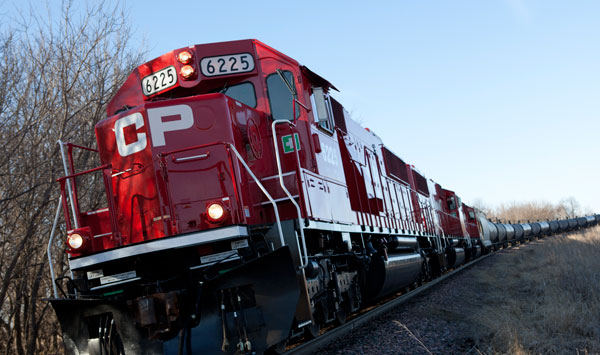En 2012, le fonds alternatif Pershing Square Capital Management a réussi à imposer ses candidats au conseil d'administration du transporteur ferroviaire Canadien Pacifique.