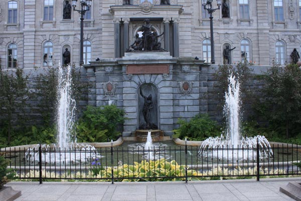 La fontaine de l'Hôtel du Parlement. Photo : Martin Dubois